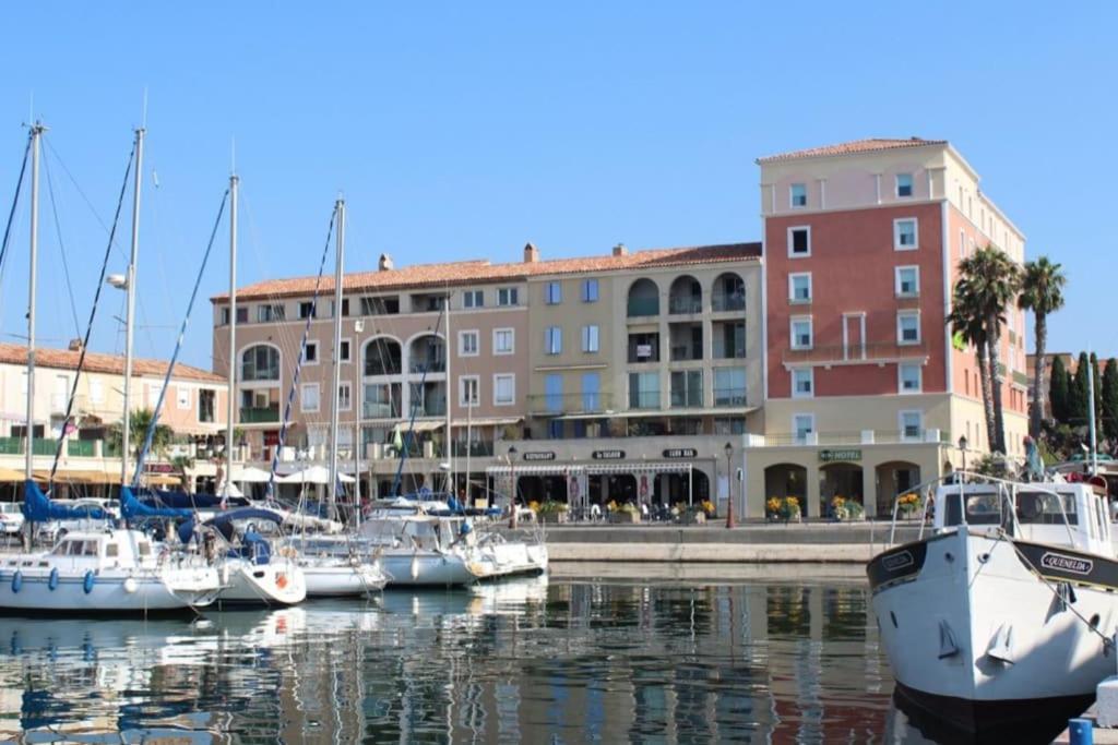 Appartement Les Terrasses Du Port Luaran gambar