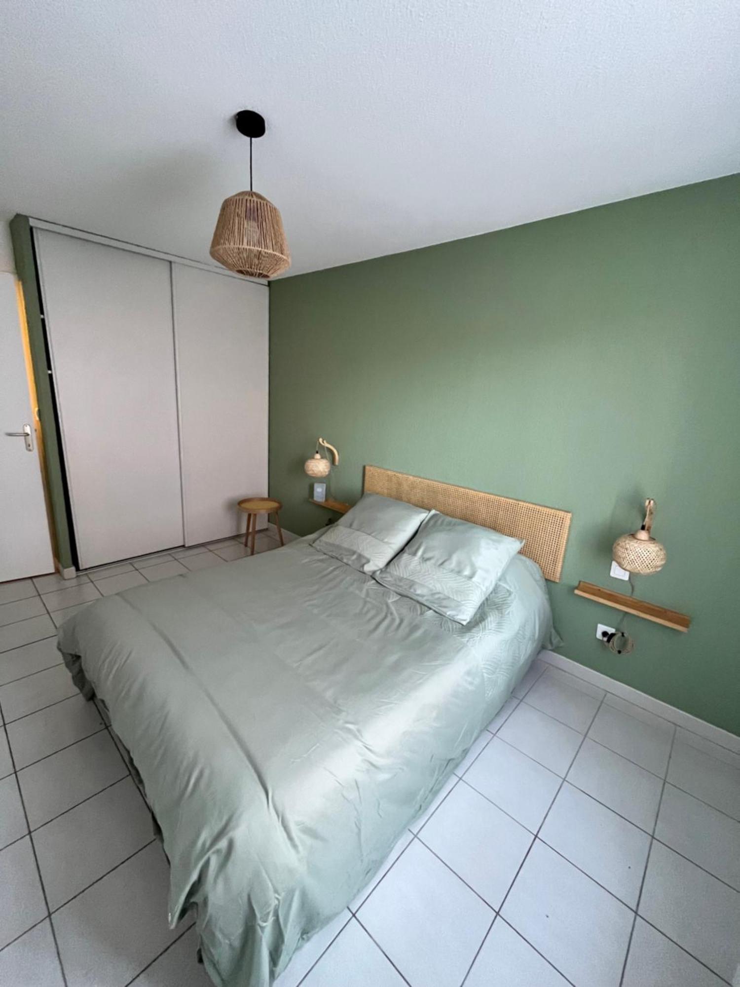 Appartement Les Terrasses Du Port Luaran gambar