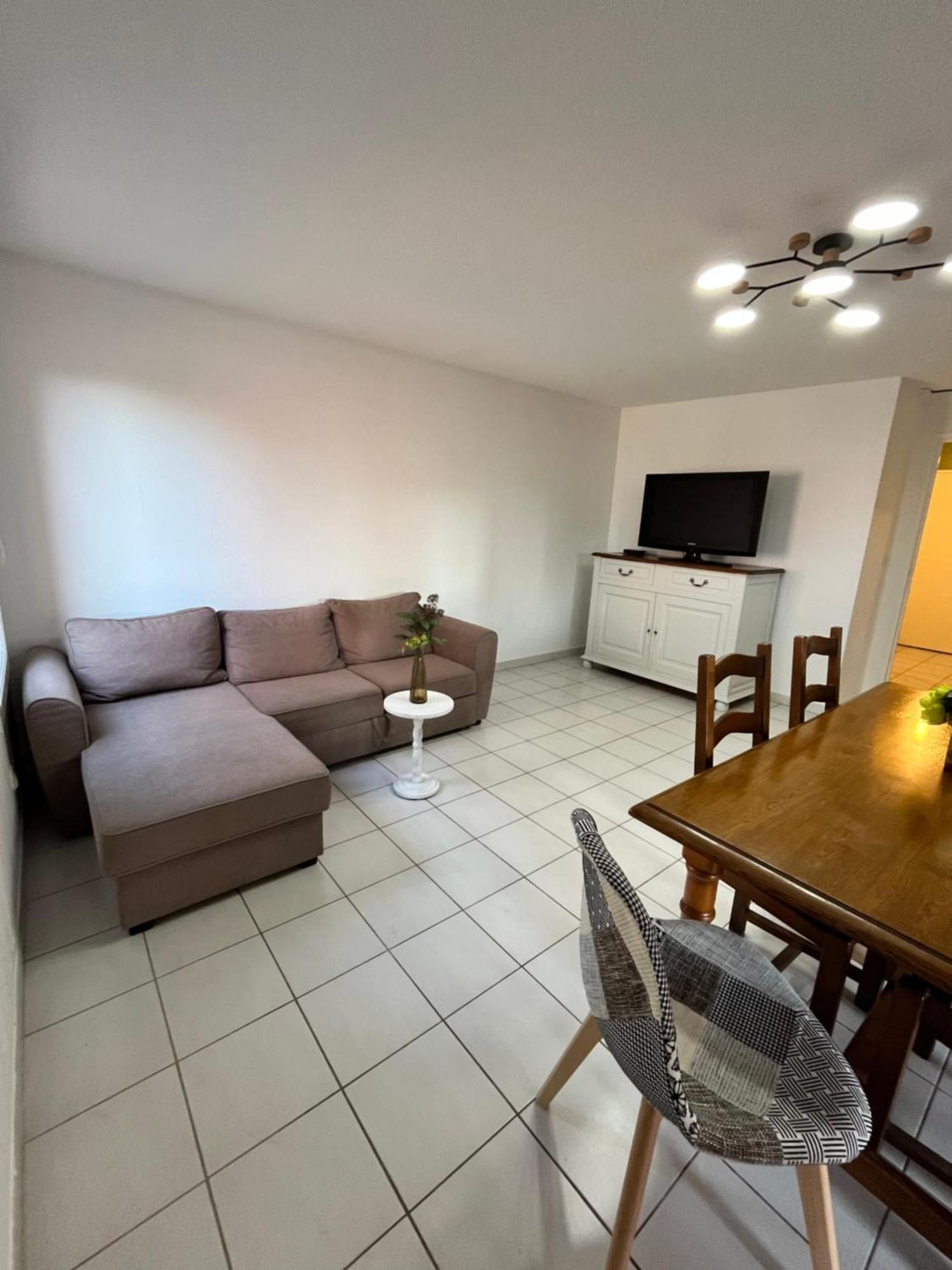 Appartement Les Terrasses Du Port Luaran gambar